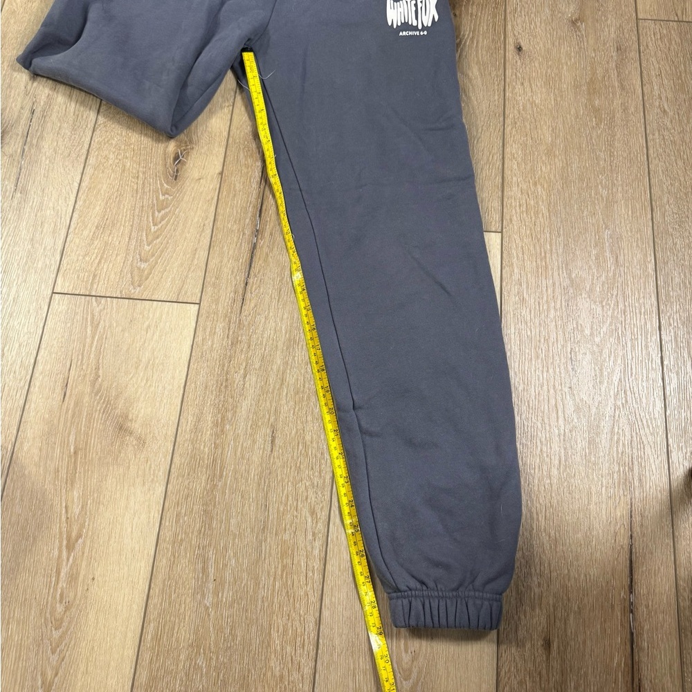 White Fox Dark Gray Archive 6-0 Women’s XS Sweatpants NWOT - Picture 5 of 6